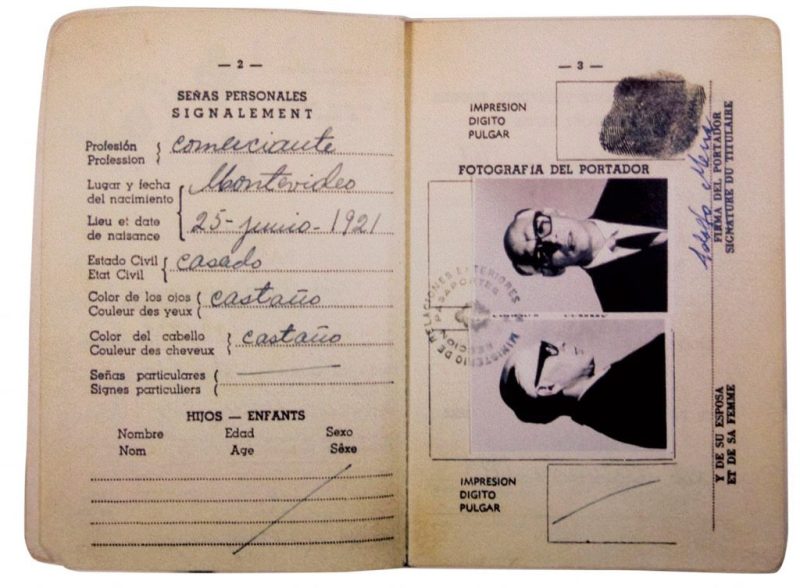 Поддельный паспорт Че на имя Адольфо Мена Гонсалеса  созданный кубинскими спецслужбами в 1964 году для его тайных поездок...jpg